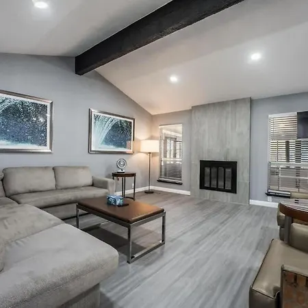 Serene Stays For You & Family Perfect Starvacatio